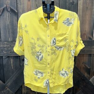 New Collection Floral Shimmer Button Front Top XL Yellow Made in Italy Boho Cuff